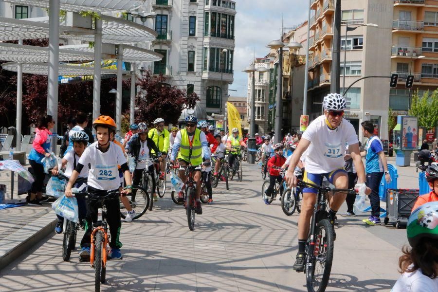 Más de 300 ciclistas disfrutaron del Decabike.