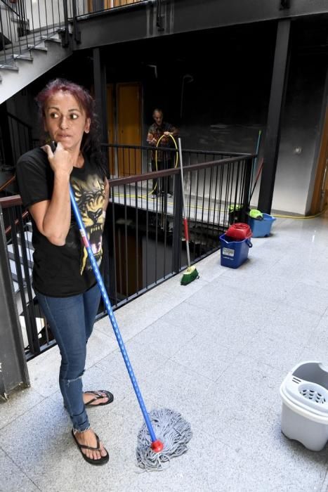 LAS PALMAS DE GRAN CANARIA.  BARRIO DE EL POLVORIN. LAS PALMAS DE GRAN CANARIA. Reportaje vivienda pasto de un incendio este fin de semana en el Barrio de El Polvorin.  | 25/03/2019 | Fotógrafo: Juan Carlos Castro