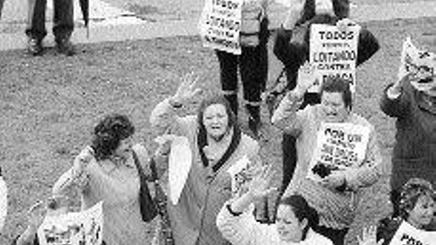 Una manifestación de los vecinos de Monte Porreiro.  / gustavo santos