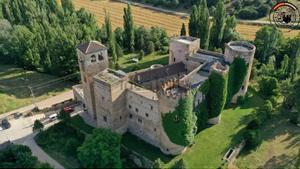 Vista del castillo de Castilnovo, en Segovia, que se vende por 15 millones de euros.