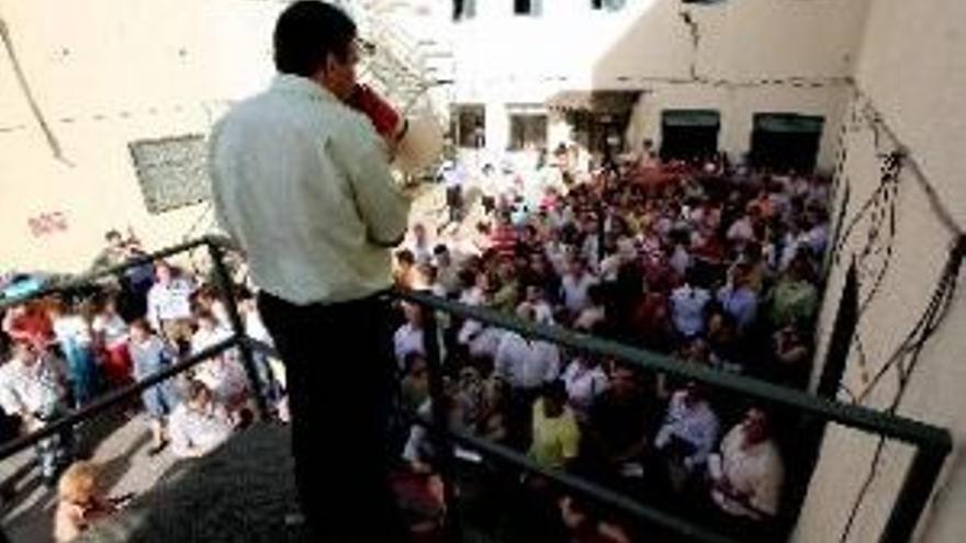 Reunión en Badajoz de clientes de la filatelia