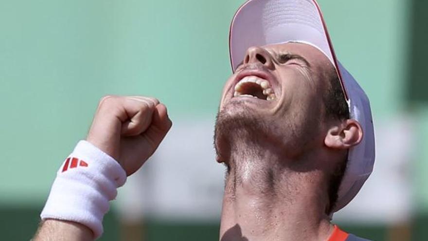 Andy Murray celebra su victoria.