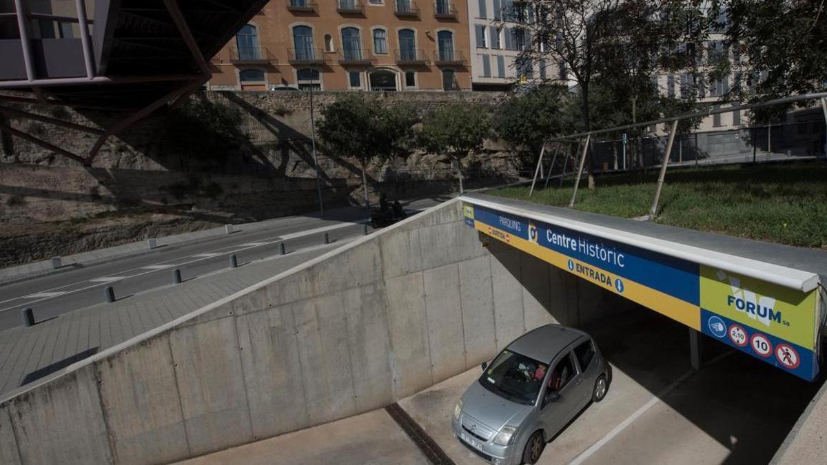 Imatge de l’aparcament Centre Històric de Manresa, a la Via de Sant Ignasi