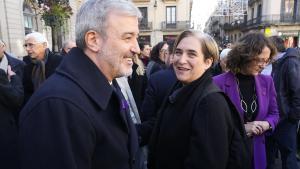 Collboni y Colau, hace dos semanas en la plaza de Sant Jaume.