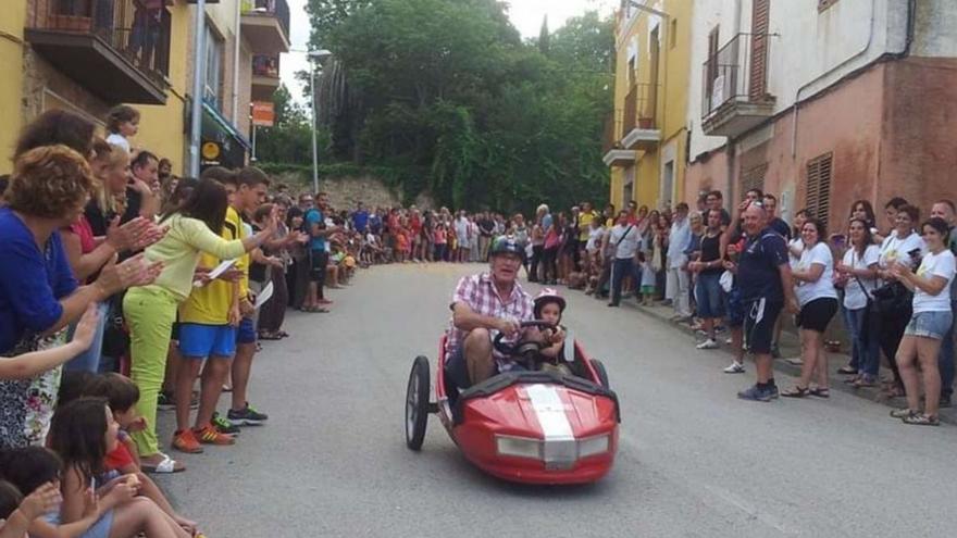 Camallera s’engalana per a la festa d’estiu, després de l’impàs per la Covid