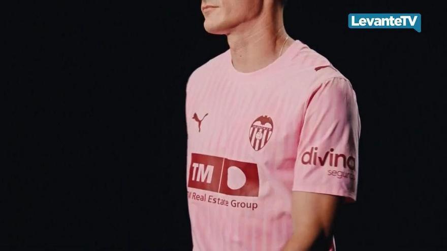Así es la novedosa tercera equipación del Valencia CF