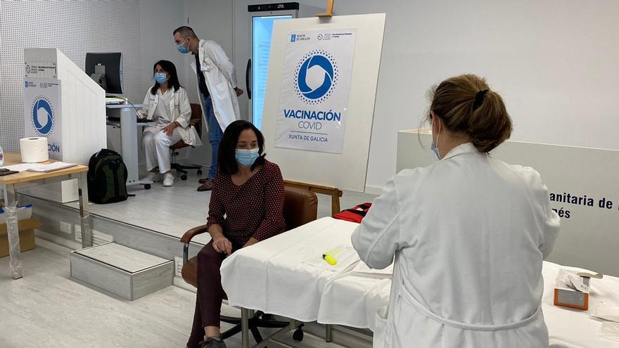 Arranca la campaña de vacunación a sanitarios en el área de Pontevedra