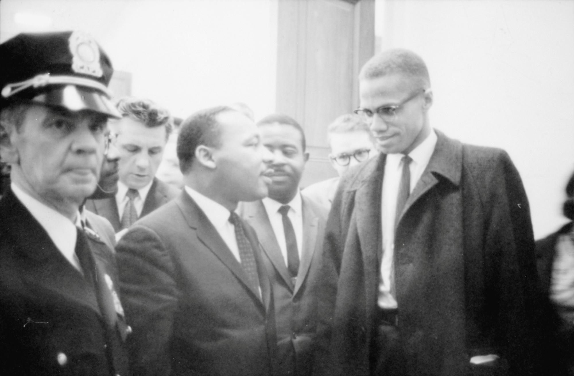 Malcolm X (dcha.), en una imagen junto a Martin Luther King en 1964.