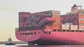 Atraque de riesgo en el Puerto de Las Palmas: activan un dispositivo especial por el riesgo de desplome de la carga de un portacontenedores