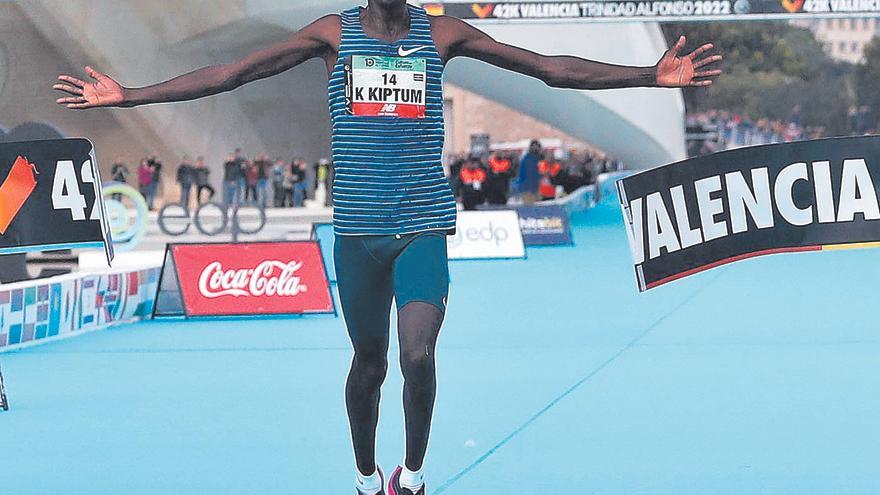 Kiptum creía con optimismo poder bajar de las dos horas en un maratón