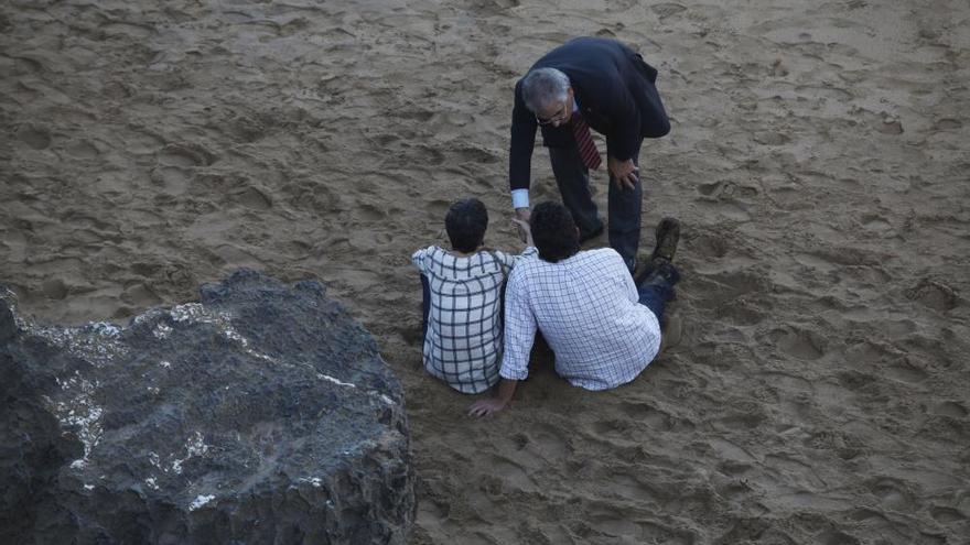 Fallece un joven en la playa de los Curas, en Perlora