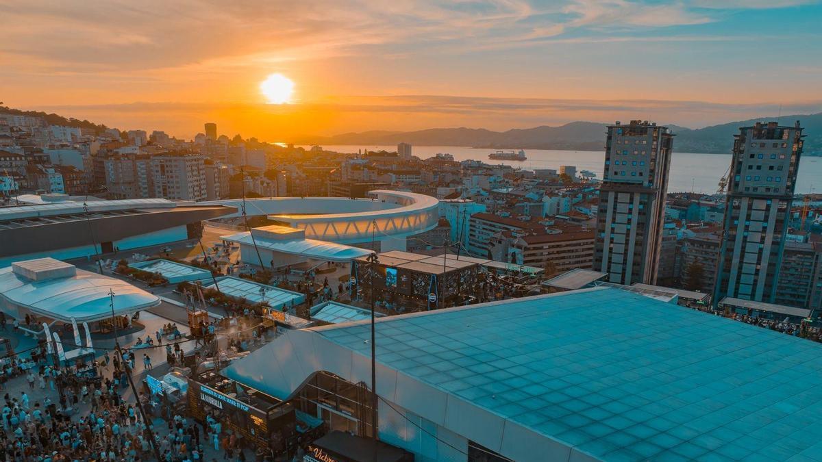 Atardecer desde el Centro Comercial Vialia Estación de Vigo.