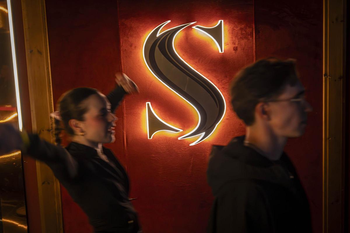 Así es la noche más runner de Barcelona: 900 corredores de marcha (literal) en la discoteca Sutton