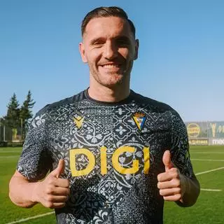 El Cádiz confirma el fichaje de Lucas Pérez hasta final de temporada