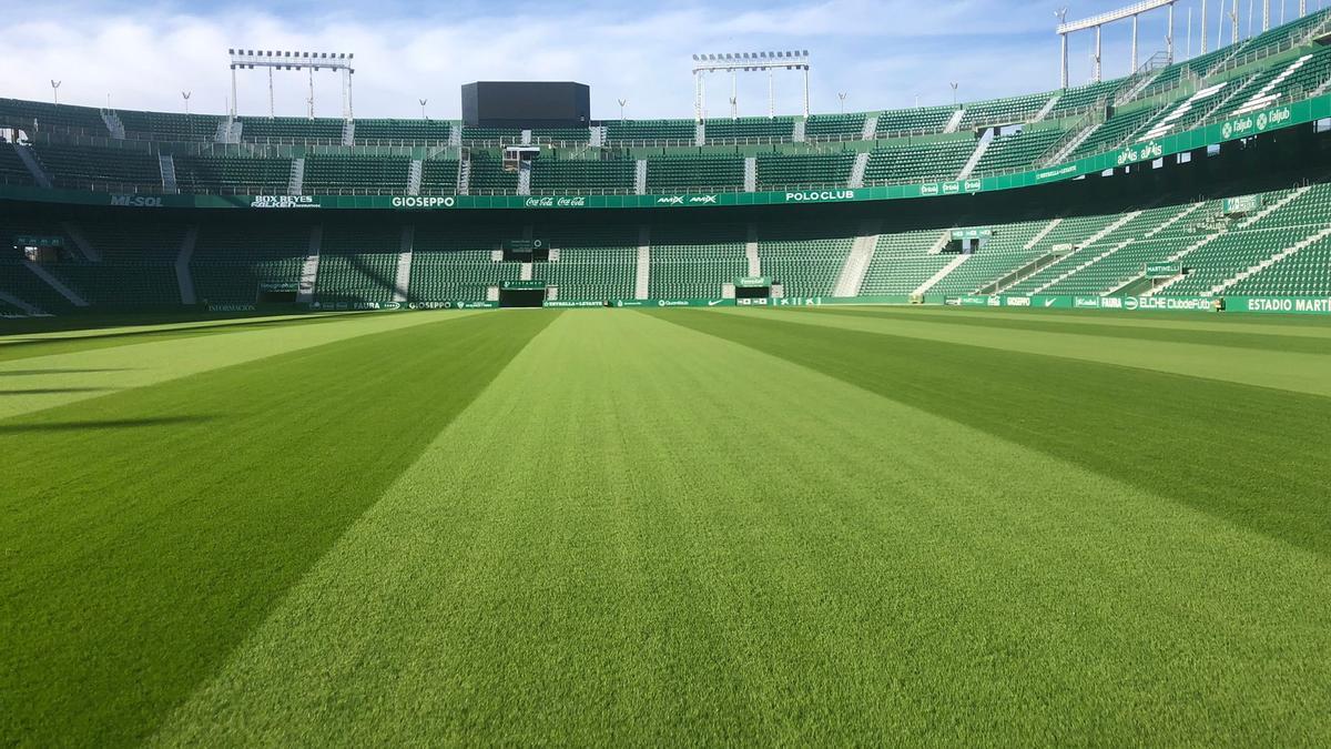 El césped del Martínez Valero es un auténtica alfombra