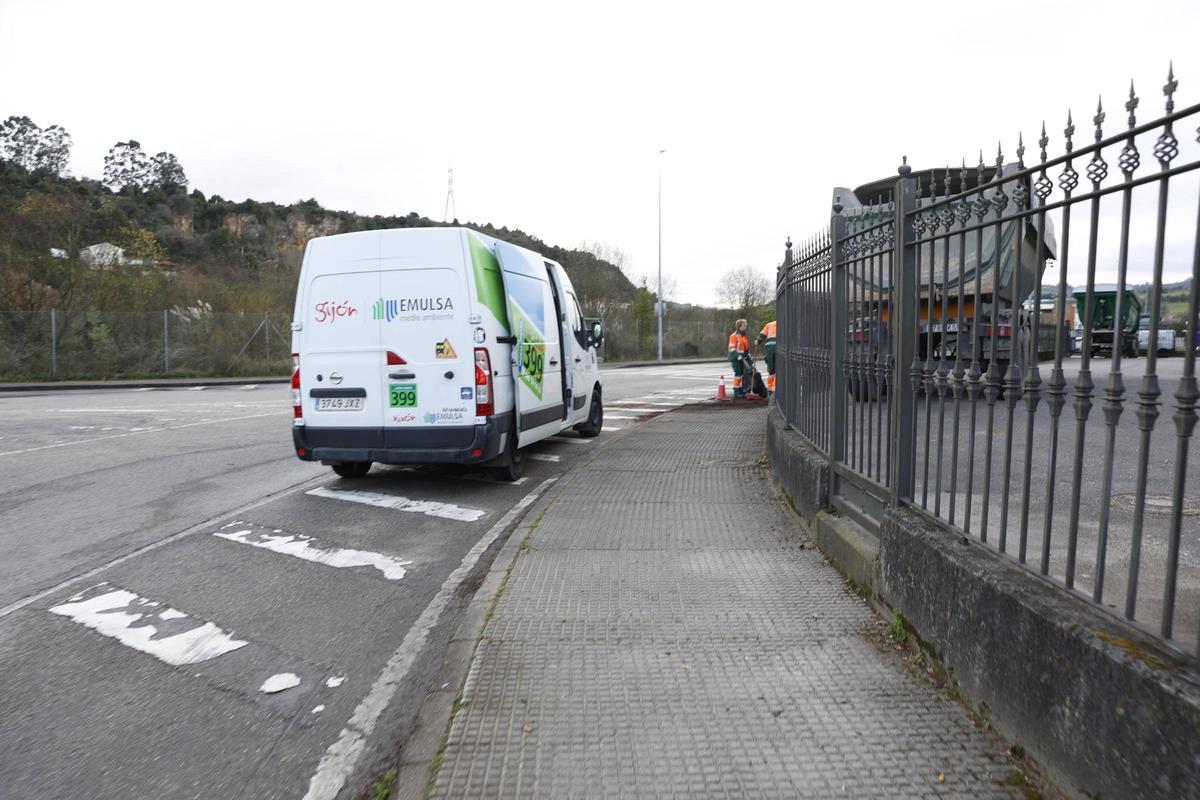 La carrera ilegal que ha dejado un reguero de heridos en Gijón, en imágenes