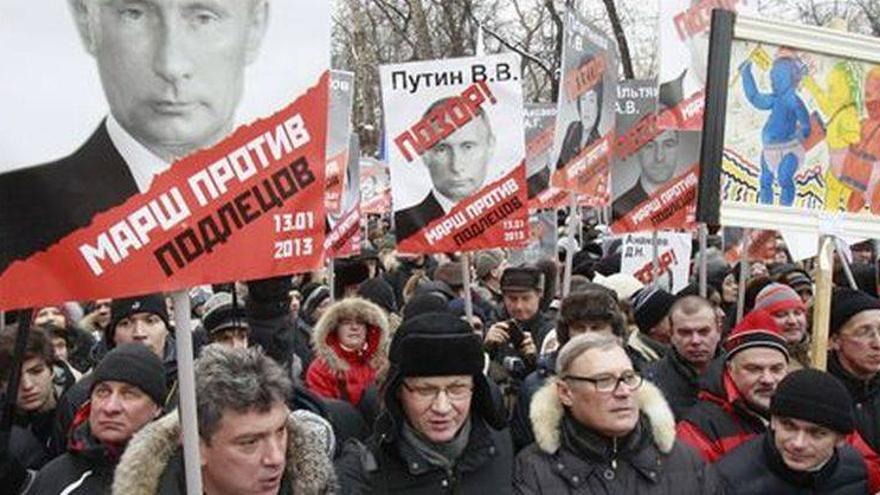 Protestas en Moscú contra Putin por impedir la adopción de niños rusos en EEUU
