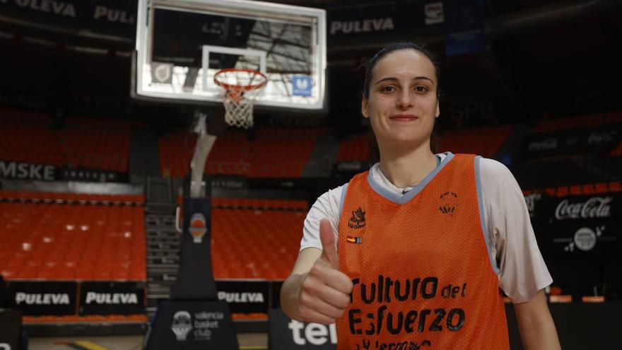 Ángela Salvadores, en La 
Fonteta en una semana clave 
por la Copa.  j m lópez