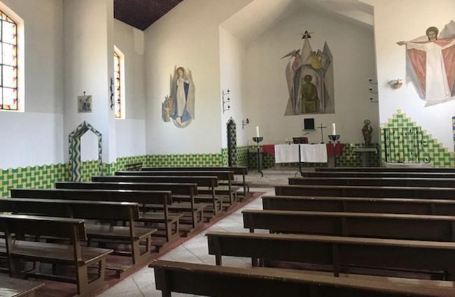 El interior de la iglesia de San Pedro, que está consagrada y que forma parte del complejo de AldeaDuero, que vende Espiñeira de Inversiones