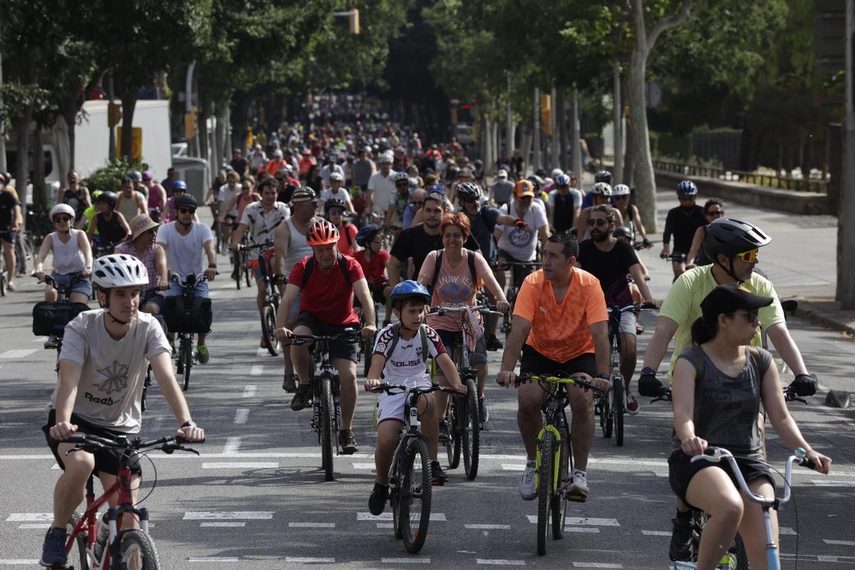 La fiesta de la bicicleta regresa a las calles de Barcelona con la Bicicletada.