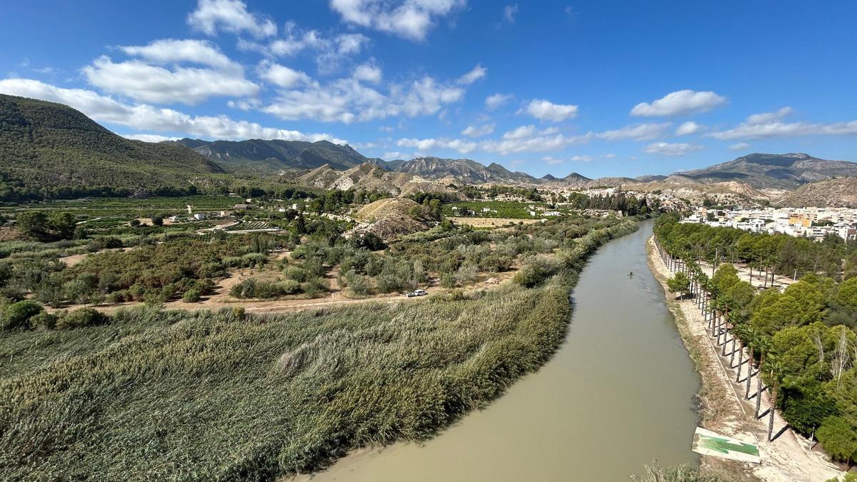 Una pasarela peatonal unirá los dos grandes parques de Blanca