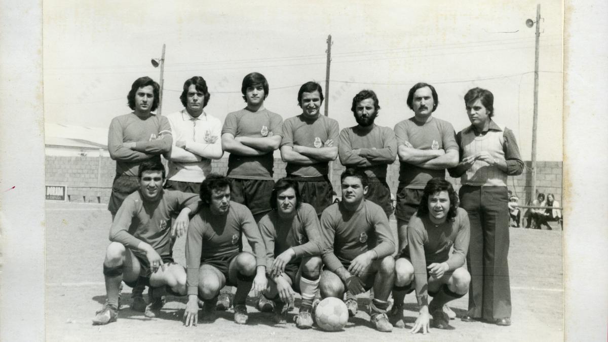 Equipo del Alboraya CF de 74-75.