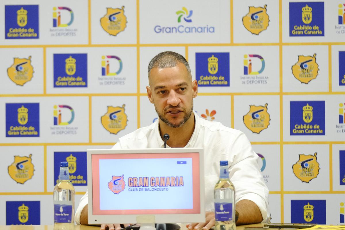 Primer día de Bruno Savignani como capitán del barco del CB Gran Canaria Primer día de Bruno Savignani como capitán del barco del CB Gran Canaria