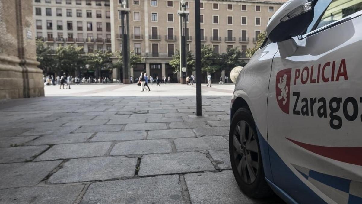 Coche de la Policía Local de Zaragoza.