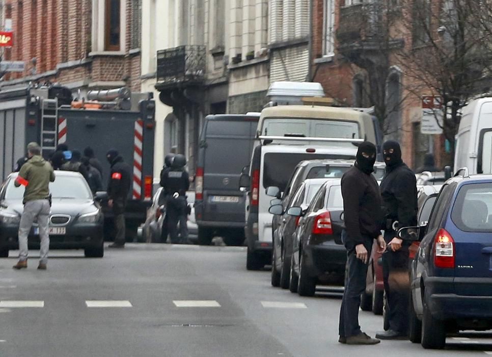 Las imágenes de la operación policial en Molenbeek