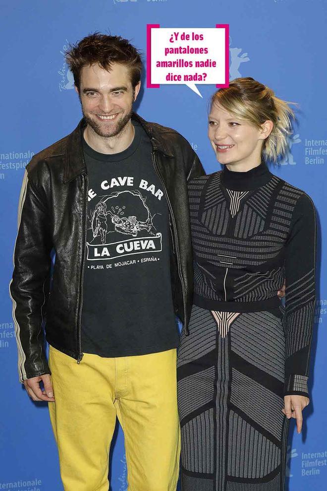 Robert Pattinson con una camiseta de un bar de Mojácar