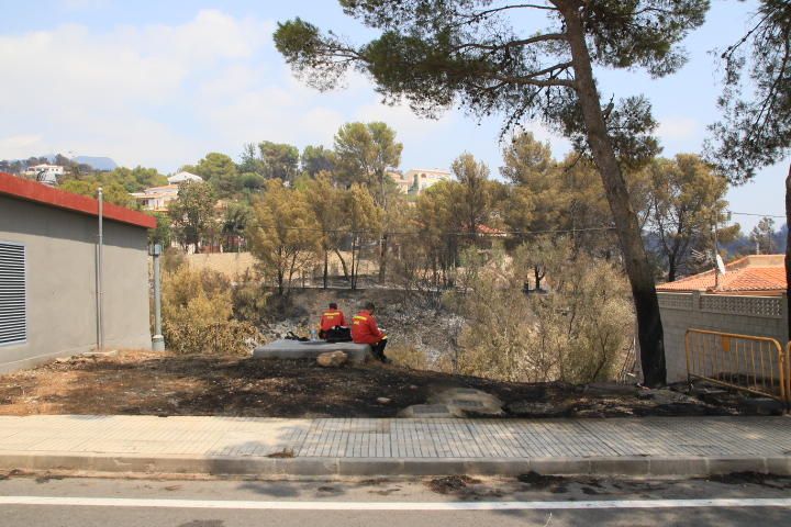 Incendio forestal entre Pinet, La drova y Marxuquera