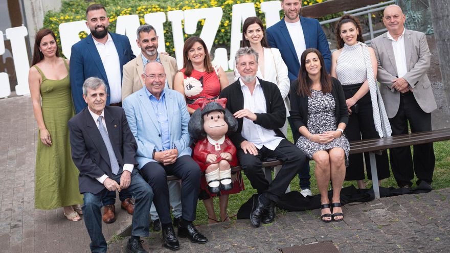 Inauguración de la escultura de Mafalda
