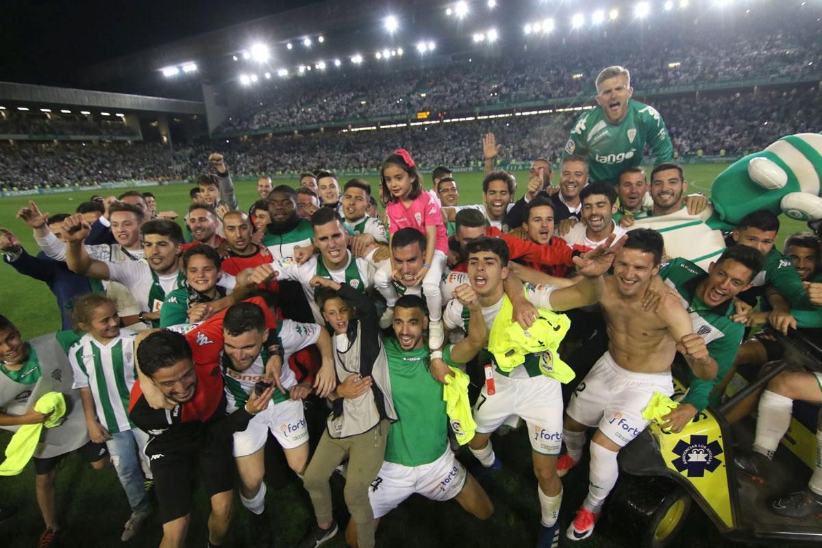 La fiesta de la salvación del Córdoba CF, en imágenes