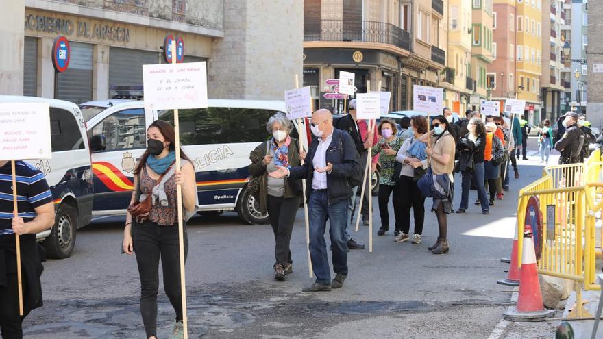 Cadena humana convocada por organizaciones ecologistas con el lema &#039;Aragón no se vende&#039;