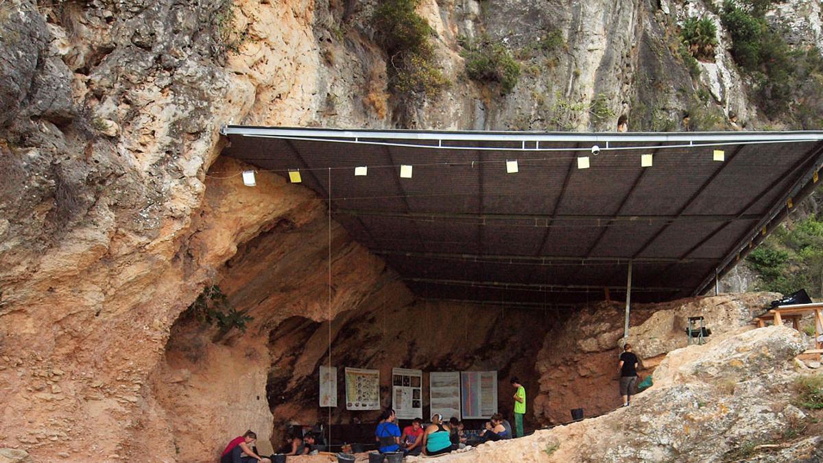 Cueva de Bolomor en Tavernes de la Valldigna.