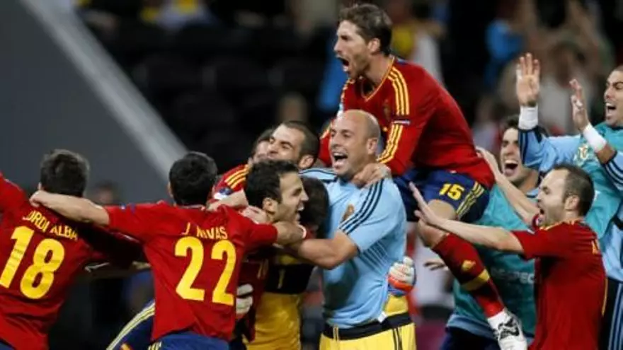 Del Bosque, a la final felicitando a los portugueses