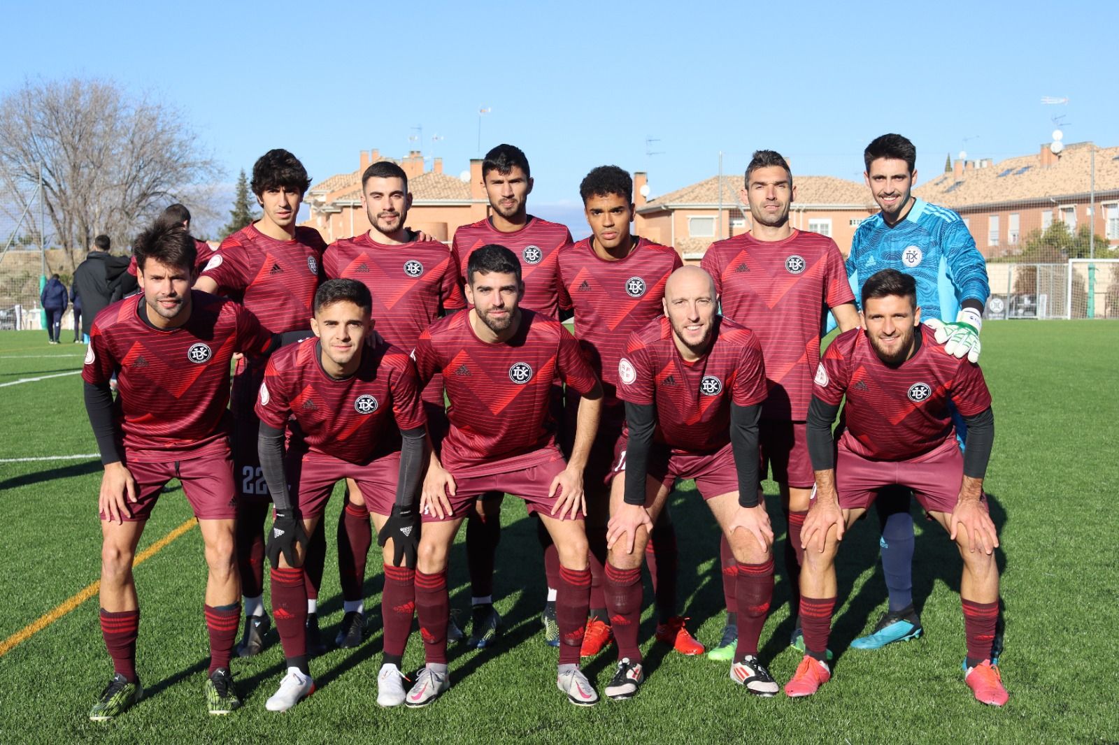 El Dux Internacional, antes de un partido de Primera RFEF.