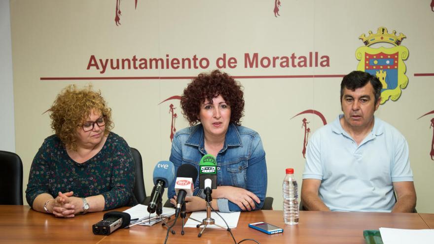 Marín junto a sus compañeros del Grupo Municipal de IU-Ganar Moratalla