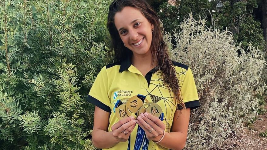 María de Valdés posa con las medallas conseguidas en el Campeonato de España.