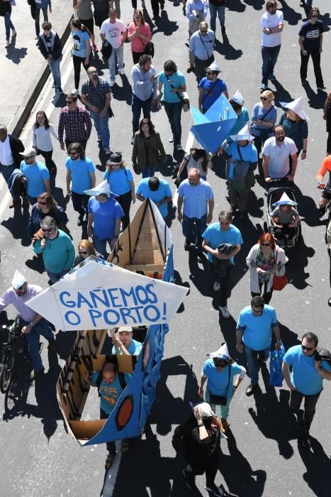 Marcha de 4.000 personas por la fachada marítima