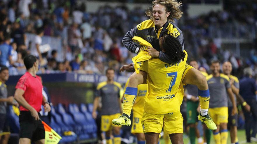 Halilovic celebra con Remy el tanto de la sentencia del conjunto canario.