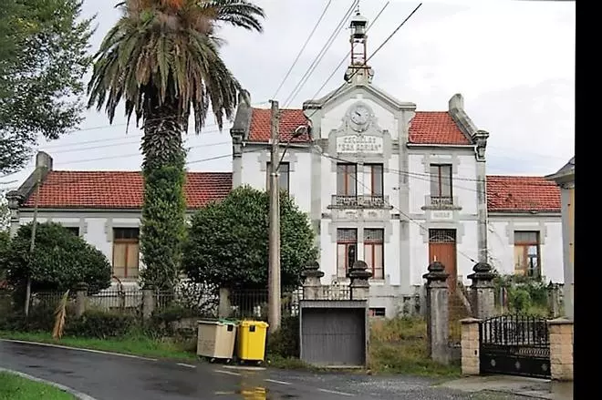 Escuelas creadas por un emigrante en Cuba en Ortigueira, a la venta por 198.000 euros