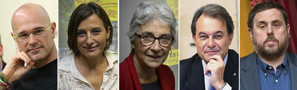 Els cinc primers candidats de la llista unitària pactada per CDC, ERC i les entitats sobiranistes: Raül Romeva, Carme Forcadell, Muriel Casals, Artur Mas i Oriol Junqueras.