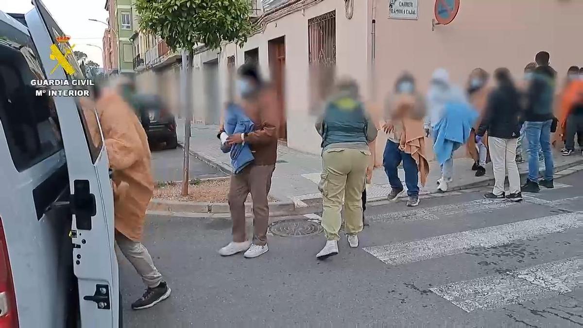 Alliberats 70 jornalers obligats a treballar com a esclaus
