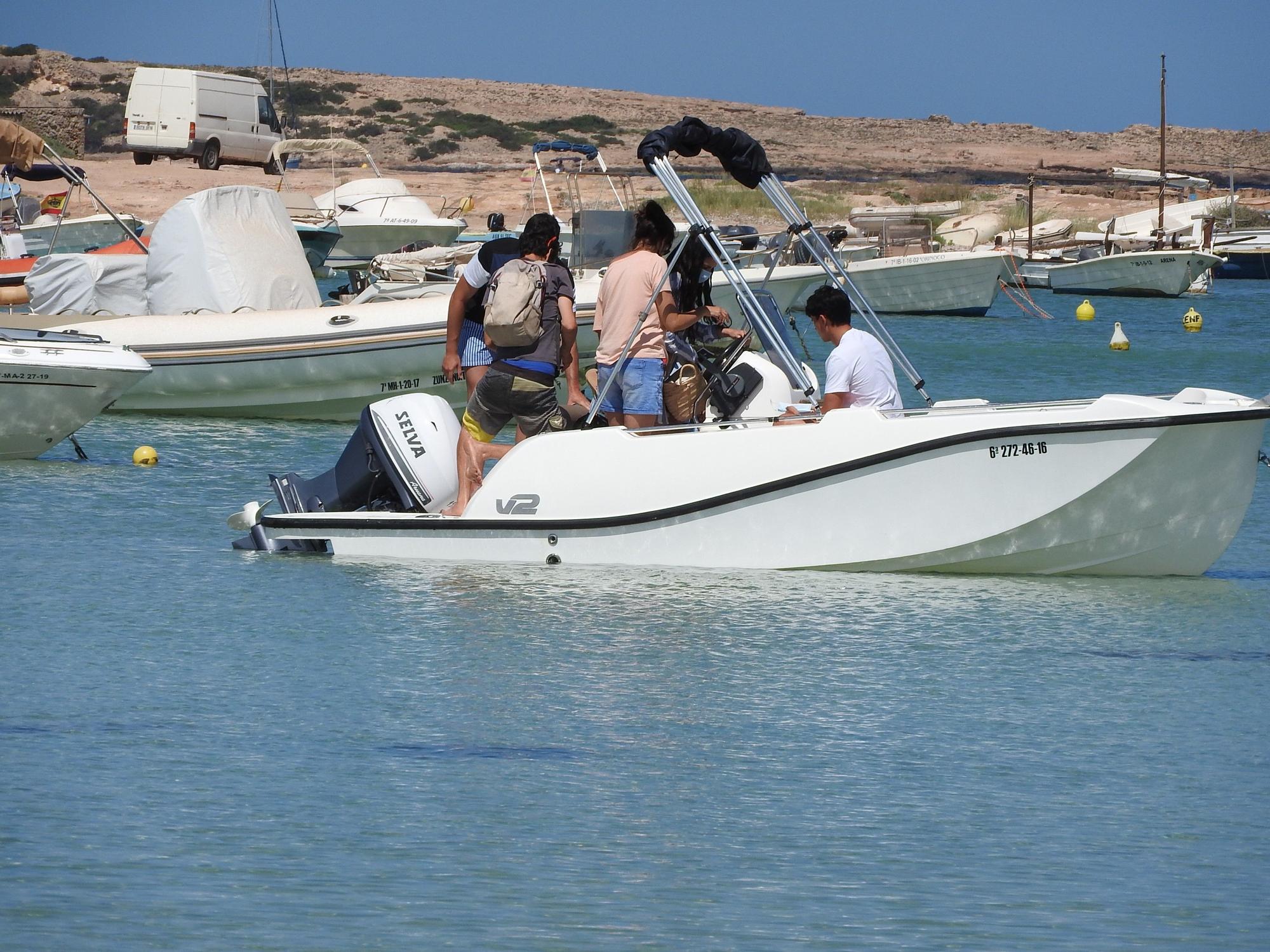 Embarcaciones en s'Estany des Peix en Formentera