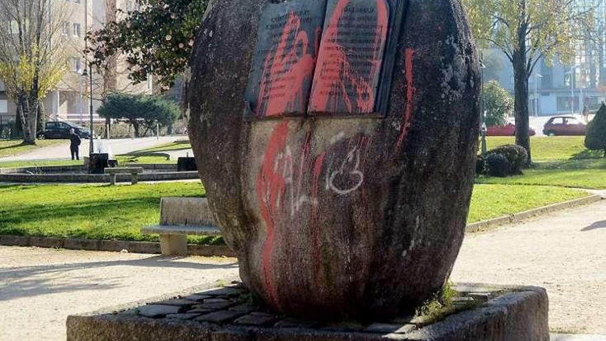 Monumento a la Constitución en Campolongo.  // R.V.