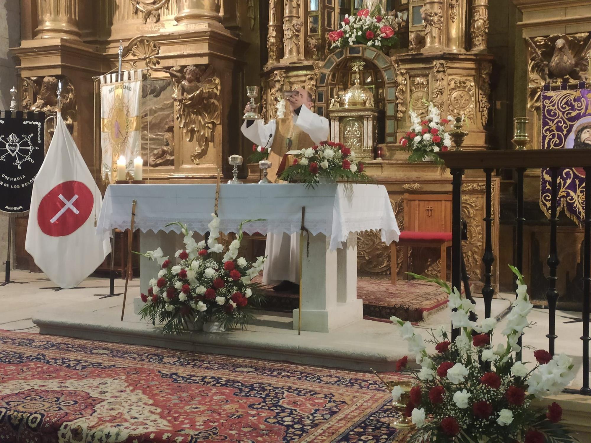 GALERÍA | Fuentesaúco celebra la Vigilia Pascual