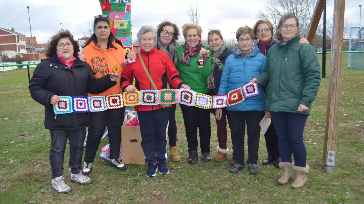 San Pedro de Ceque se viste de  ganchillo por Navidad