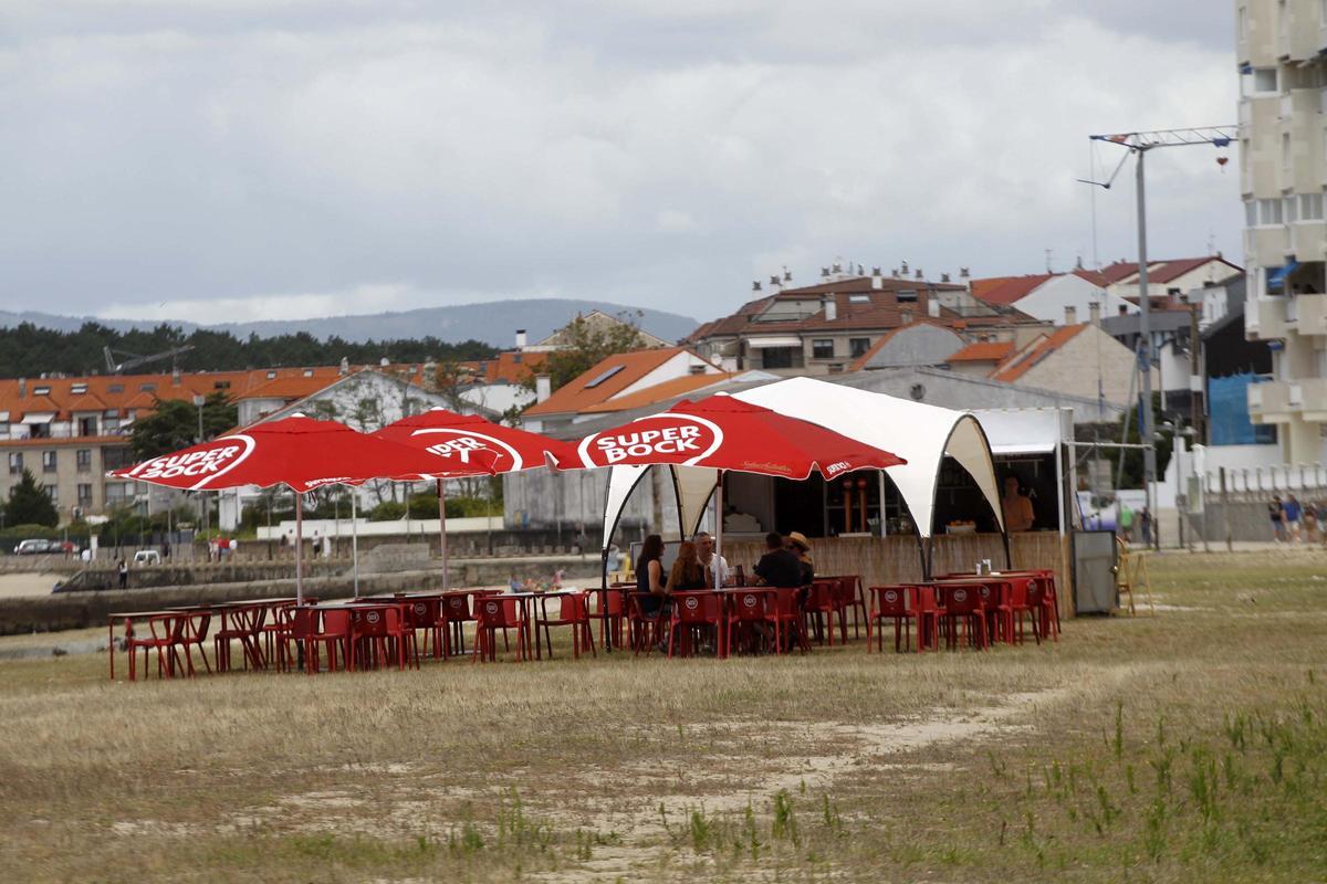 Los chiringuitos son un atractivo más de las playas.