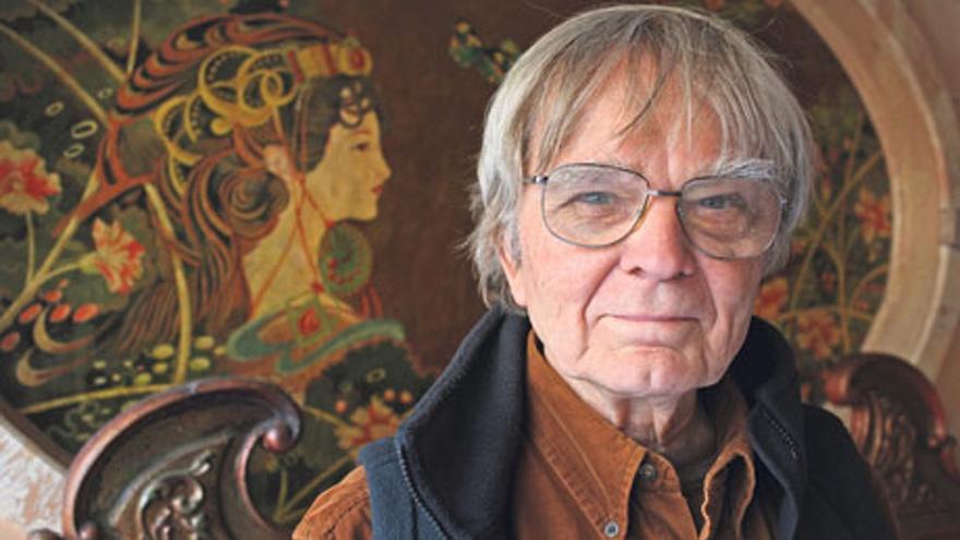 El escritor Robert Coover, cuyas mejores obras acaban de ser editadas en español, en una imagen de archivo. / El Correo